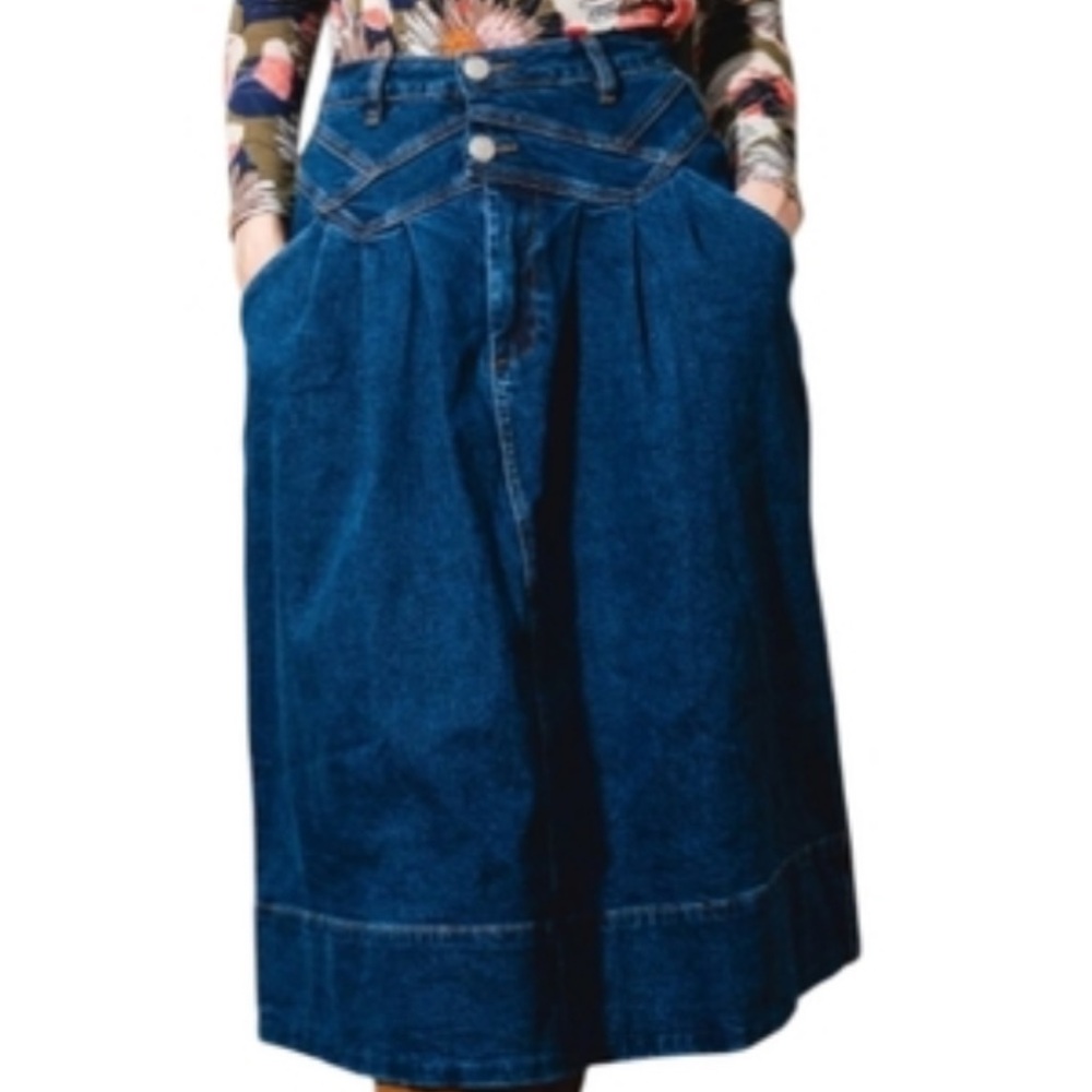 Elegant Indigo A-Line Denim Skirt
